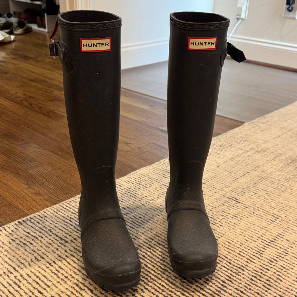 Hunter Classic Navy Rain Boots
